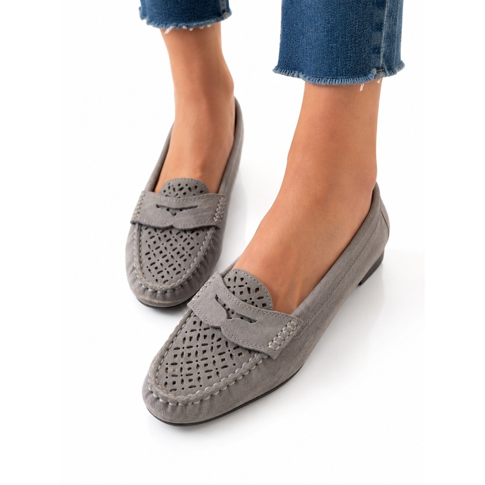 Cynthia Rowley Vintage Y2K Grey Suede Perforated Loafers Flats Women's Size 7.5